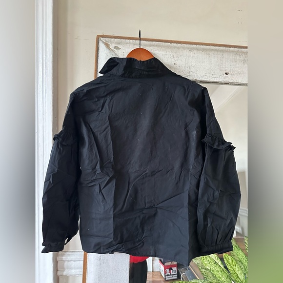 TopShop Sz US 2 Black floral embroidered button down - Picture 4 of 6